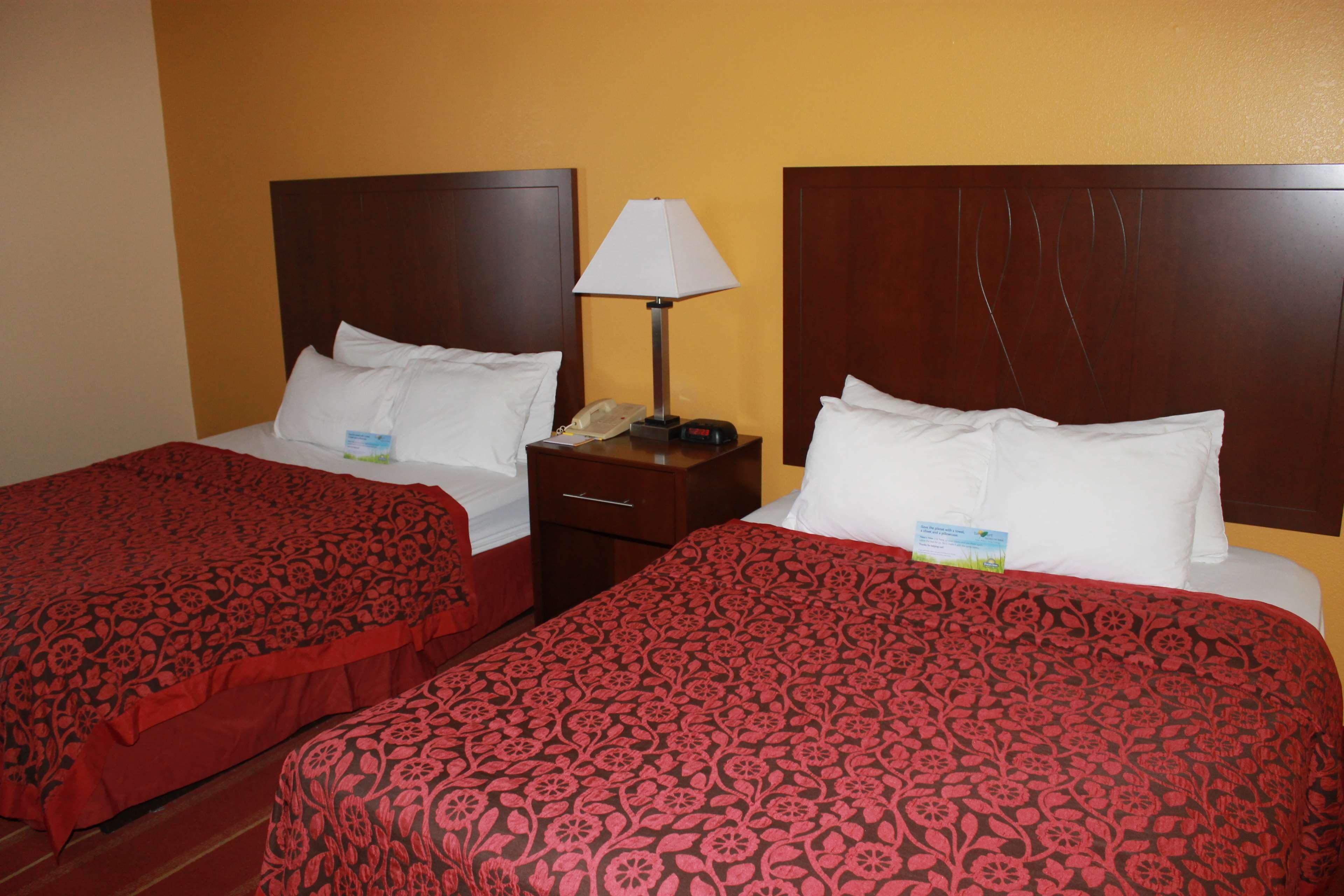 Days Inn By Wyndham Walcott Davenport Exteriér fotografie