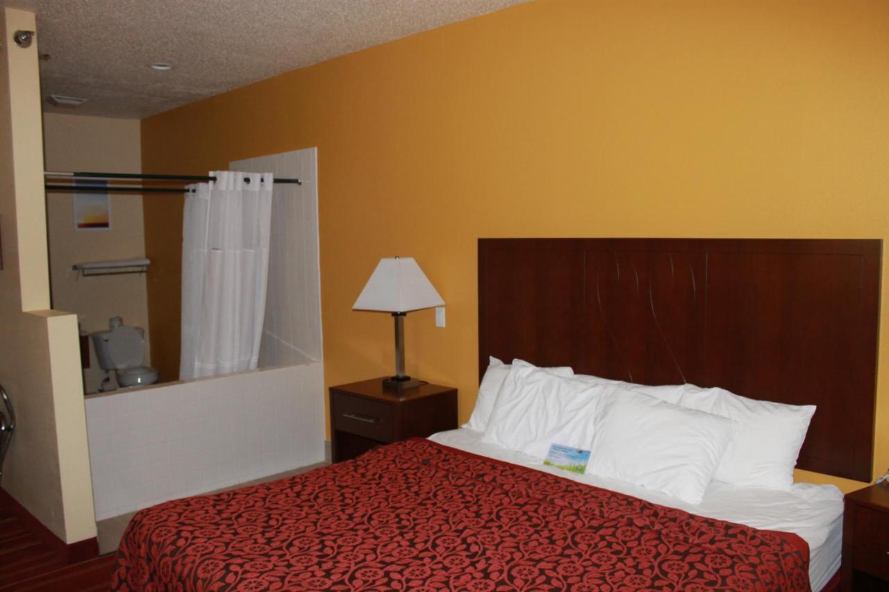 Days Inn By Wyndham Walcott Davenport Exteriér fotografie