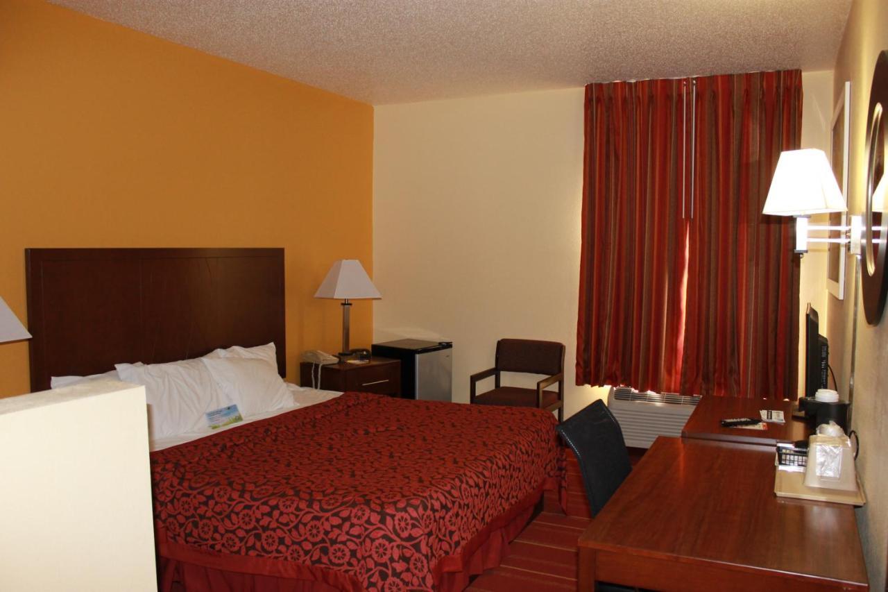 Days Inn By Wyndham Walcott Davenport Exteriér fotografie