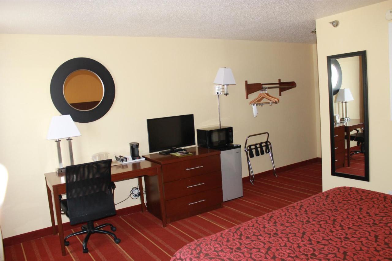 Days Inn By Wyndham Walcott Davenport Exteriér fotografie