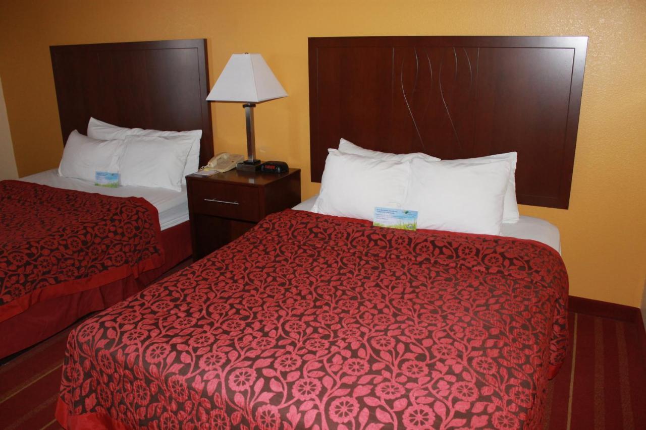 Days Inn By Wyndham Walcott Davenport Exteriér fotografie