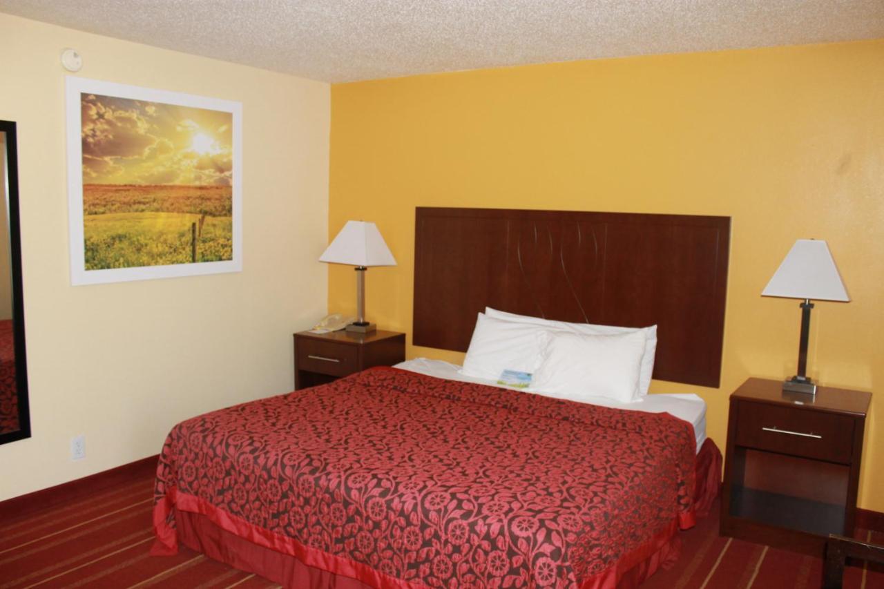 Days Inn By Wyndham Walcott Davenport Exteriér fotografie